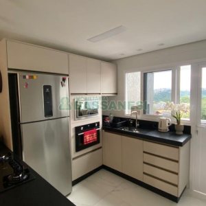 Casa Mobiliada com 110m², 2 dormitórios, 2 vagas, no bairro Esplanada em Caxias do Sul para Comprar