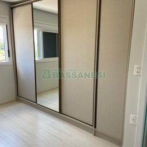 Casa Mobiliada com 110m², 2 dormitórios, 2 vagas, no bairro Esplanada em Caxias do Sul para Comprar