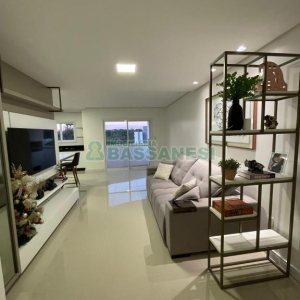 Apartamento com 88m², 2 dormitórios, 2 vagas, no bairro Vinhedos em Caxias do Sul para Comprar
