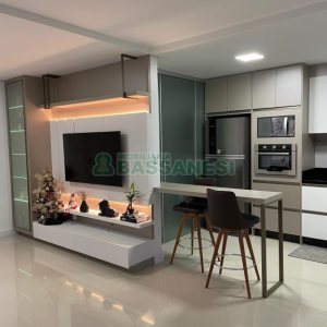 Apartamento com 88m², 2 dormitórios, 2 vagas, no bairro Vinhedos em Caxias do Sul para Comprar