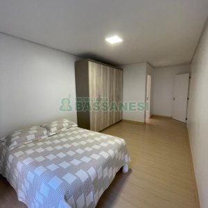 Apartamento com 88m², 2 dormitórios, 2 vagas, no bairro Vinhedos em Caxias do Sul para Comprar