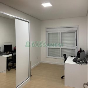 Apartamento com 88m², 2 dormitórios, 2 vagas, no bairro Vinhedos em Caxias do Sul para Comprar