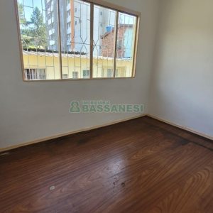 Casa com 63m², 3 dormitórios, 1 vaga, no bairro Cruzeiro em Caxias do Sul para Comprar