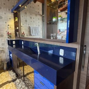 Casa com 400m², 3 dormitórios, 2 vagas, no bairro Vila Hipica em Caxias do Sul para Comprar