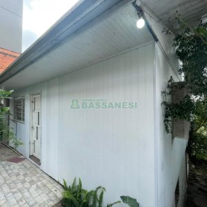 Casa com 56m², 3 dormitórios, no bairro São Leopoldo em Caxias do Sul para Comprar