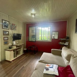 Casa com 56m², 3 dormitórios, no bairro São Leopoldo em Caxias do Sul para Comprar