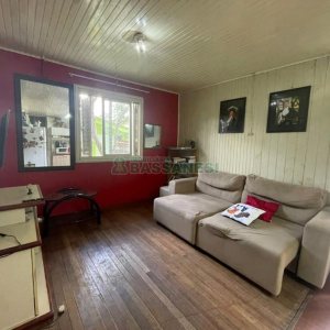 Casa com 56m², 3 dormitórios, no bairro São Leopoldo em Caxias do Sul para Comprar