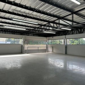 Pavilhão com 425m², no bairro São Leopoldo em Caxias do Sul para Alugar