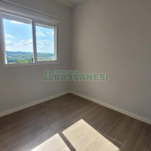 Apartamento com 70m², 3 dormitórios, 1 vaga, no bairro Santa Catarina em Caxias do Sul para Alugar