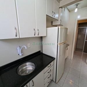 Apartamento com 30m², 1 dormitório, no bairro Centro em Caxias do Sul para Alugar