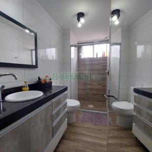 Apartamento com 99m², 2 dormitórios, 1 vaga, no bairro Centro em Caxias do Sul para Comprar