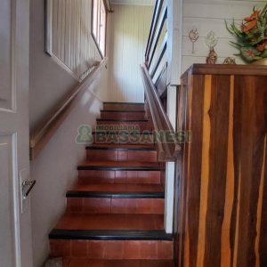 Casa com 178m², 3 dormitórios, 1 vaga, no bairro Pio X em Caxias do Sul para Comprar