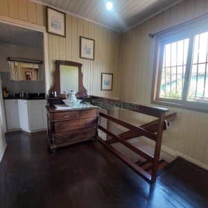 Casa com 178m², 3 dormitórios, 1 vaga, no bairro Pio X em Caxias do Sul para Comprar