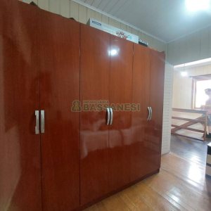 Casa com 178m², 3 dormitórios, 1 vaga, no bairro Pio X em Caxias do Sul para Comprar