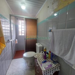 Casa com 178m², 3 dormitórios, 1 vaga, no bairro Pio X em Caxias do Sul para Comprar