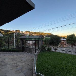 Casa com 630m², 3 dormitórios, 4 vagas, no bairro São Cristóvão em Caxias do Sul para Comprar