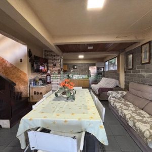 Casa com 630m², 3 dormitórios, 4 vagas, no bairro São Cristóvão em Caxias do Sul para Comprar