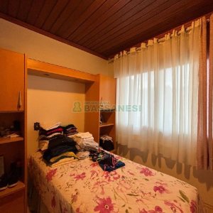 Casa com 630m², 3 dormitórios, 4 vagas, no bairro São Cristóvão em Caxias do Sul para Comprar