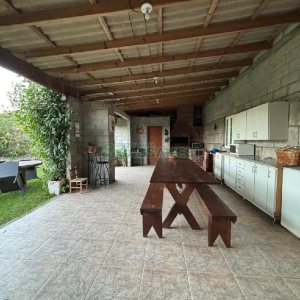 Casa com 630m², 3 dormitórios, 4 vagas, no bairro São Cristóvão em Caxias do Sul para Comprar