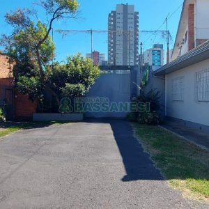 Pavilhão com 450m², no bairro Pio X em Caxias do Sul para Alugar