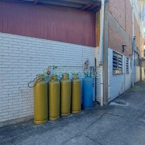 Pavilhão com 450m², no bairro Pio X em Caxias do Sul para Alugar