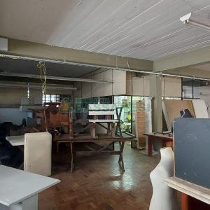 Pavilhão com 450m², no bairro Pio X em Caxias do Sul para Alugar