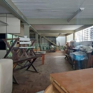 Pavilhão com 450m², no bairro Pio X em Caxias do Sul para Alugar