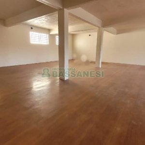 Pavilhão com 262m², 2 vagas, no bairro Planalto em Caxias do Sul para Alugar