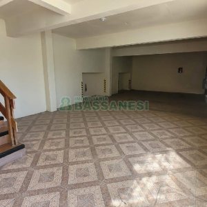Pavilhão com 262m², 2 vagas, no bairro Planalto em Caxias do Sul para Alugar