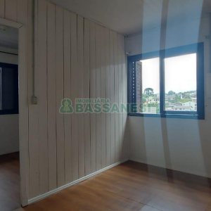 Pavilhão com 401m², no bairro Sagrada Família em Caxias do Sul para Comprar