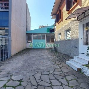 Pavilhão com 401m², no bairro Sagrada Família em Caxias do Sul para Comprar