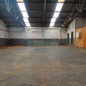 Pavilhão com 401m², no bairro Sagrada Família em Caxias do Sul para Comprar