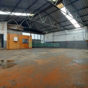 Pavilhão com 401m², no bairro Sagrada Família em Caxias do Sul para Comprar