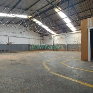 Pavilhão com 401m², no bairro Sagrada Família em Caxias do Sul para Comprar