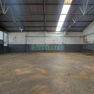 Pavilhão com 401m², no bairro Sagrada Família em Caxias do Sul para Comprar