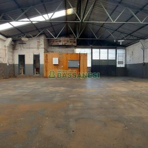 Pavilhão com 401m², no bairro Sagrada Família em Caxias do Sul para Comprar