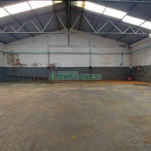 Pavilhão com 401m², no bairro Sagrada Família em Caxias do Sul para Comprar