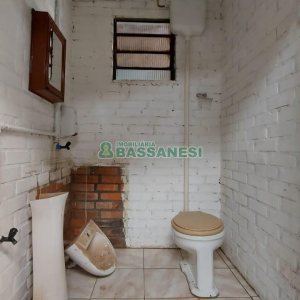 Pavilhão com 401m², no bairro Sagrada Família em Caxias do Sul para Comprar