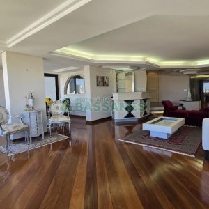 Apartamento com 375m², 3 dormitórios, 4 vagas, no bairro Madureira em Caxias do Sul para Comprar