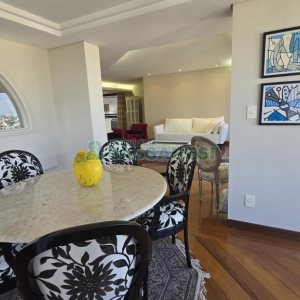 Apartamento com 375m², 3 dormitórios, 4 vagas, no bairro Madureira em Caxias do Sul para Comprar