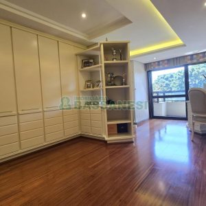 Apartamento com 375m², 3 dormitórios, 4 vagas, no bairro Madureira em Caxias do Sul para Comprar