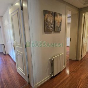 Apartamento com 375m², 3 dormitórios, 4 vagas, no bairro Madureira em Caxias do Sul para Comprar