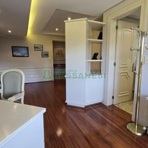 Apartamento com 375m², 3 dormitórios, 4 vagas, no bairro Madureira em Caxias do Sul para Comprar