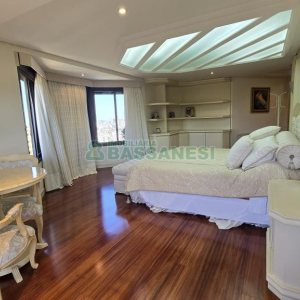 Apartamento com 375m², 3 dormitórios, 4 vagas, no bairro Madureira em Caxias do Sul para Comprar