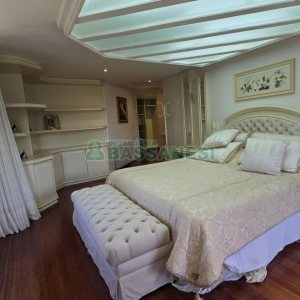 Apartamento com 375m², 3 dormitórios, 4 vagas, no bairro Madureira em Caxias do Sul para Comprar