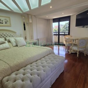 Apartamento com 375m², 3 dormitórios, 4 vagas, no bairro Madureira em Caxias do Sul para Comprar