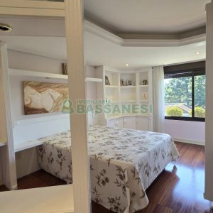 Apartamento com 375m², 3 dormitórios, 4 vagas, no bairro Madureira em Caxias do Sul para Comprar
