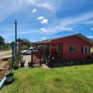 Chácara com 150m², 3 dormitórios, no bairro Apanhador em Caxias do Sul para Comprar