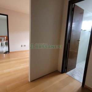 Apartamento com 82m², 2 dormitórios, 2 vagas, no bairro Centro em Caxias do Sul para Alugar ou Comprar