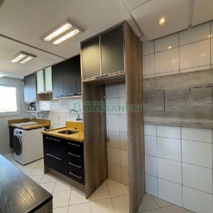 Apartamento com 58m², 2 dormitórios, 1 vaga, no bairro Santa Lúcia em Caxias do Sul para Alugar